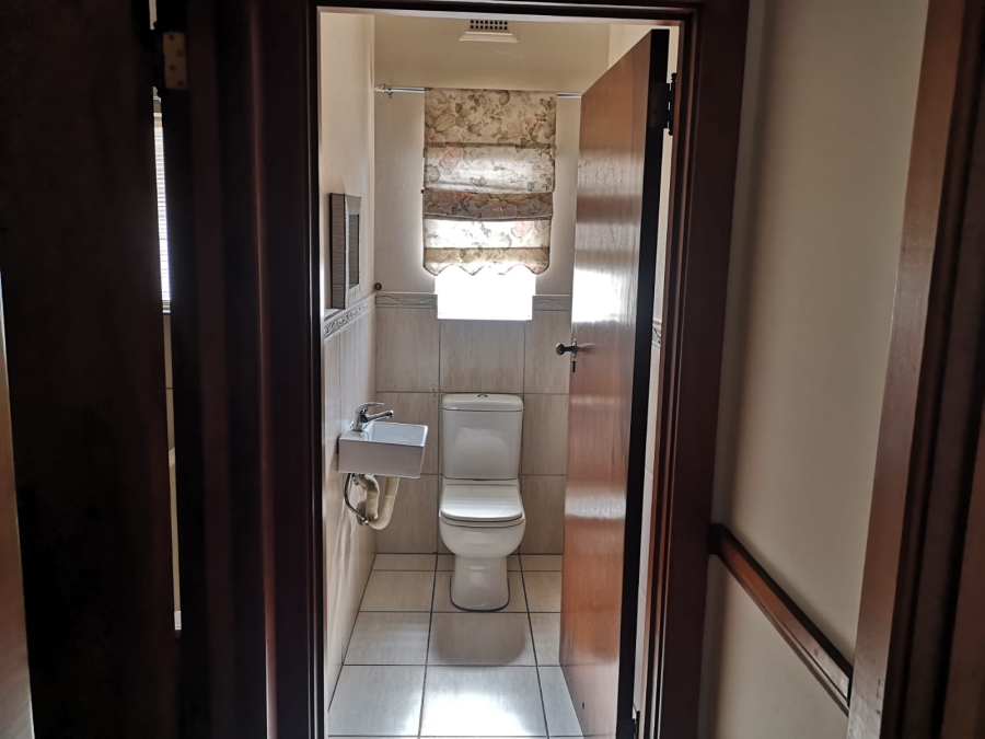 4 Bedroom Property for Sale in Despatch Central Eastern Cape